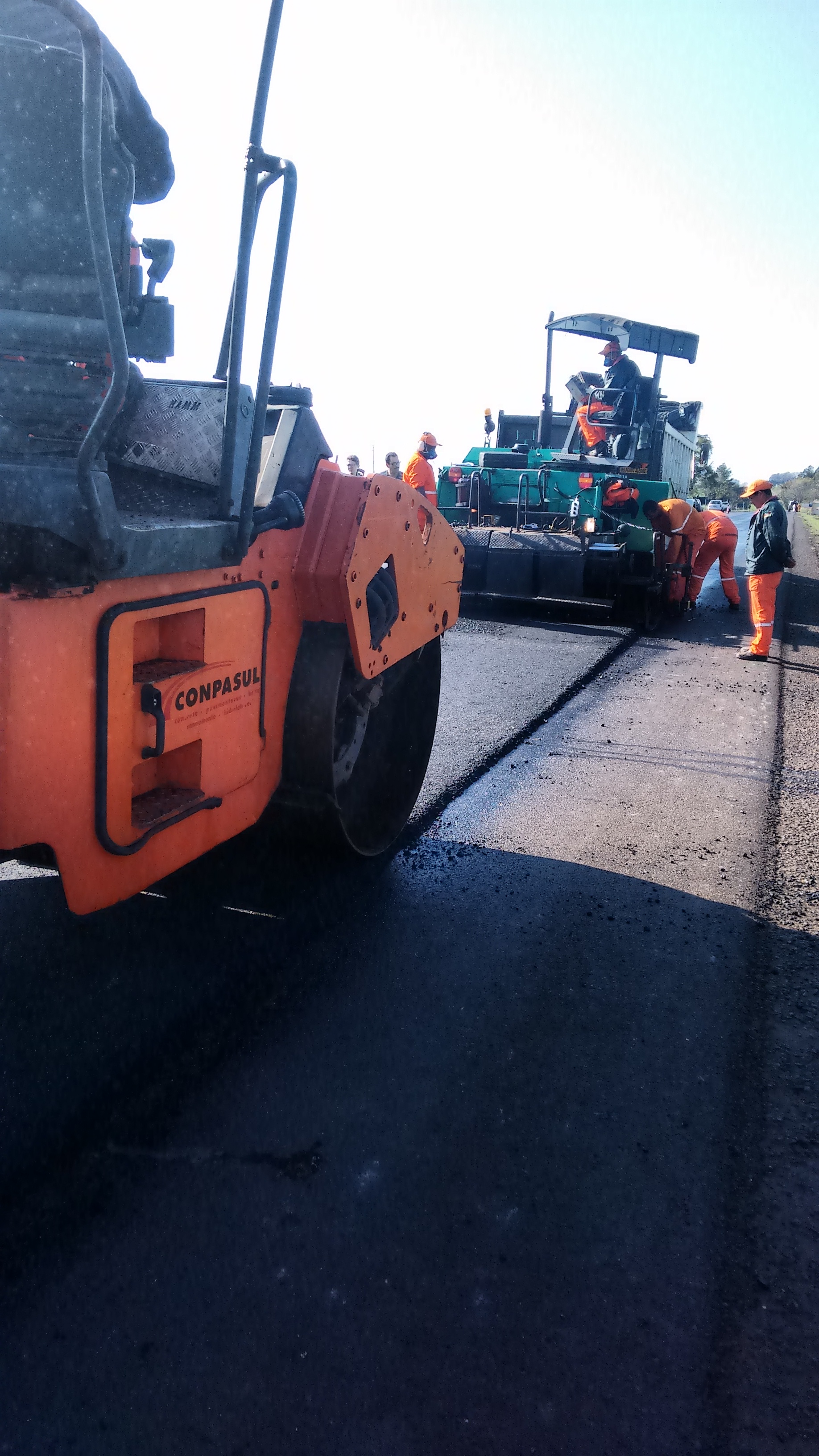 Asfalto da ERS-223, próximo a Ibirubá, está sendo totalmente recuperado