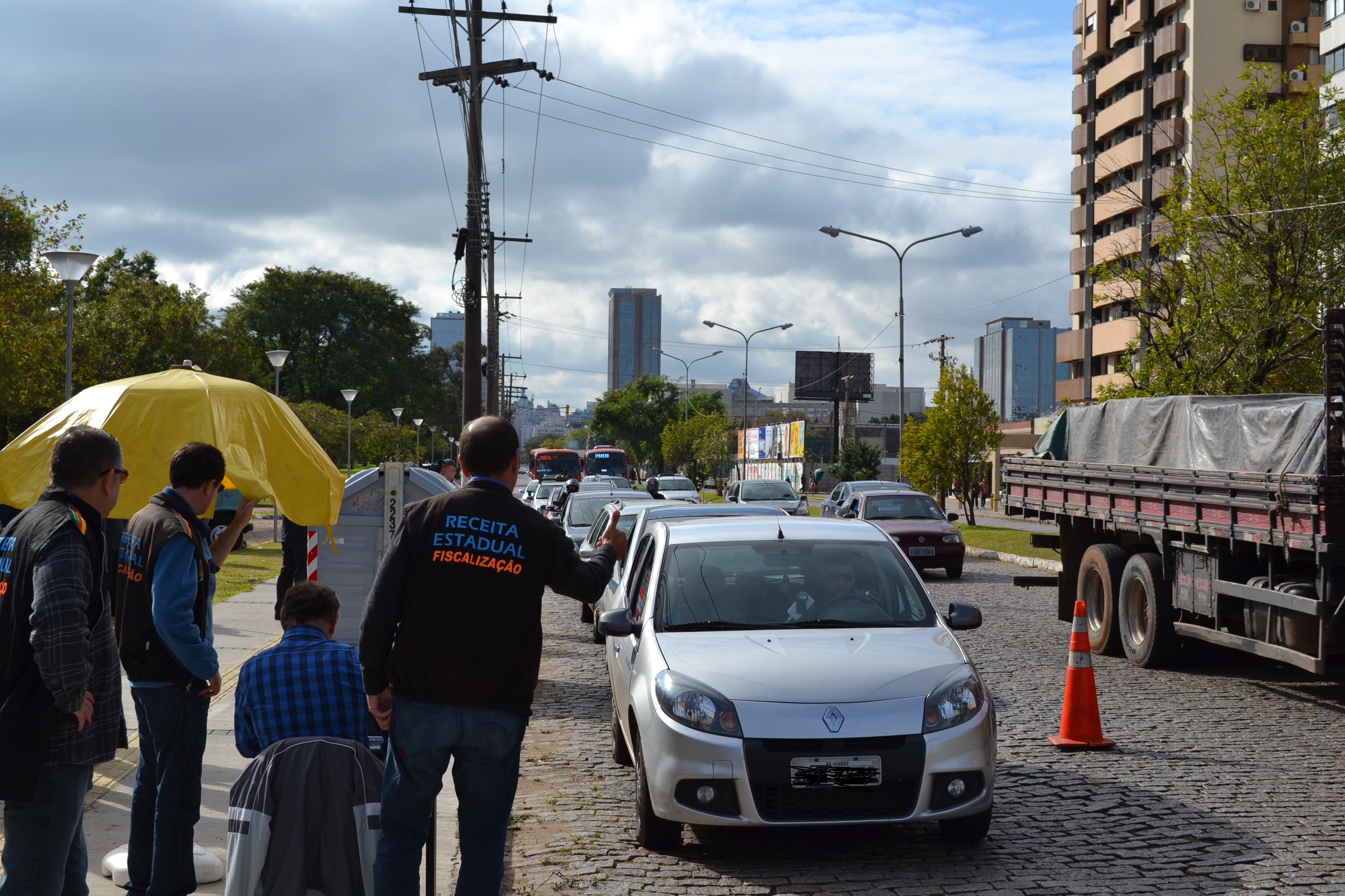 Tanto para quem optar pelo parcelamento ou pela quitação, é preciso levar em conta também as vantagens do Bom Motorista e do Bom Cidadão